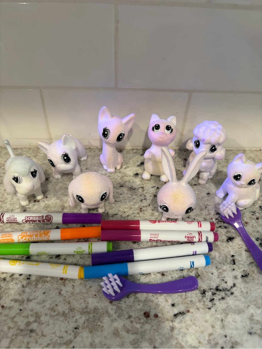 Crayola Scribble Scrubbie Pets - 8 pets, 8 markers, and brushes - Picture 2 of 2
